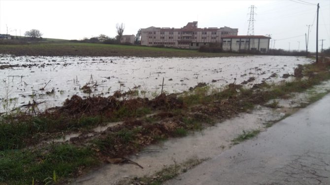 Adana'da sağanak ve taşkınlar hayatı olumsuz etkiliyor