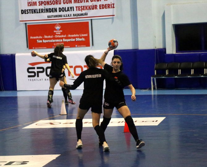 Kastamonu Belediyespor, EHF Kupası grup maçlarının hazırlıklarını sürdürüyor