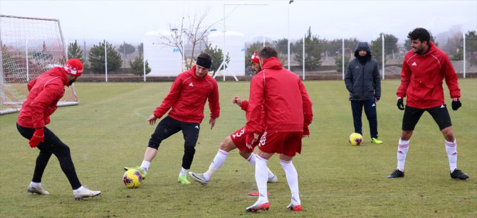 Sivasspor Teknik Direktörü Rıza Çalımbay: "Tek hedefimiz Göztepe maçını kazanmak"