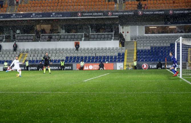 Medipol Başakşehir ilk yarıyı ikinci sırada tamamladı