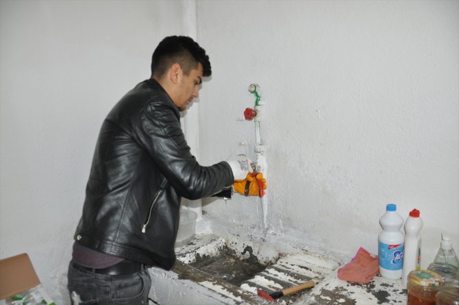 Nevşehir'de lise öğrencileri ihtiyaç sahibi ailenin evini yeniledi