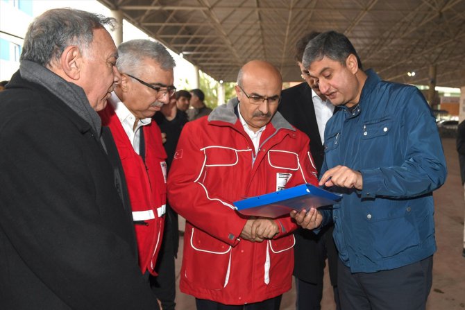 Adana'da sağanaktan oluşan mağduriyetler gideriliyor