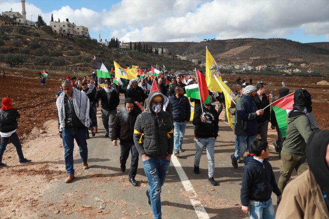 İsrail güçleri, Batı Şeria'da iki göstericiyi yaraladı