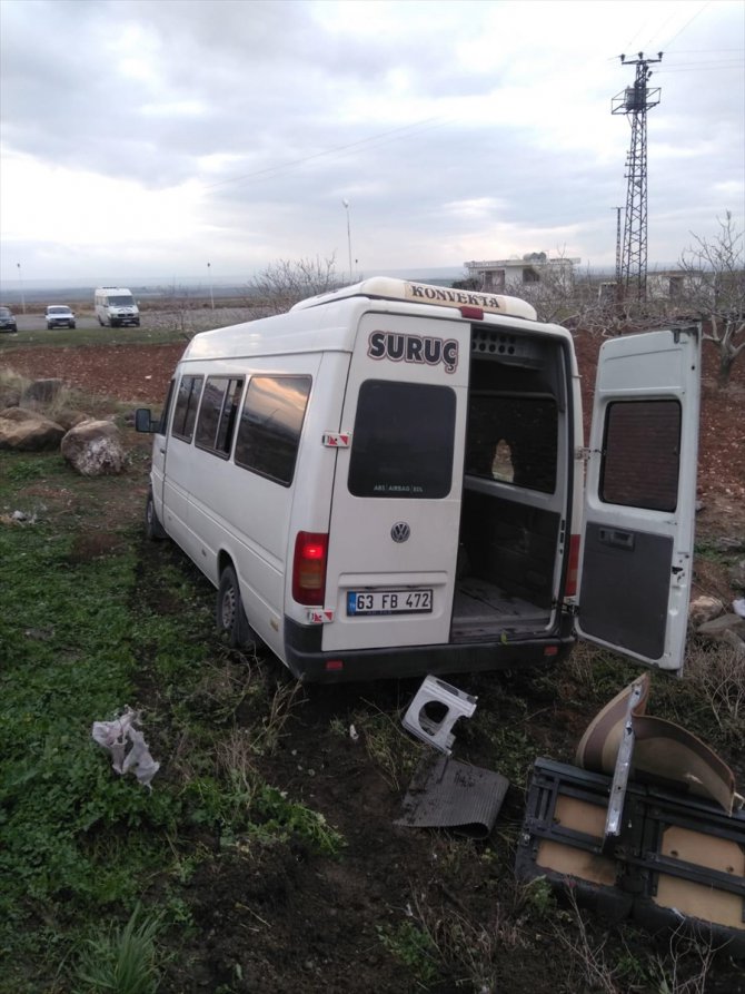 Şanlıurfa'da minibüs ile otomobil çarpıştı: 2 ölü, 12 yaralı