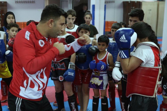 Kayseri'nin İncesu ilçesindeki muaythai sporcuları, başarılarıyla dikkati çekiyor