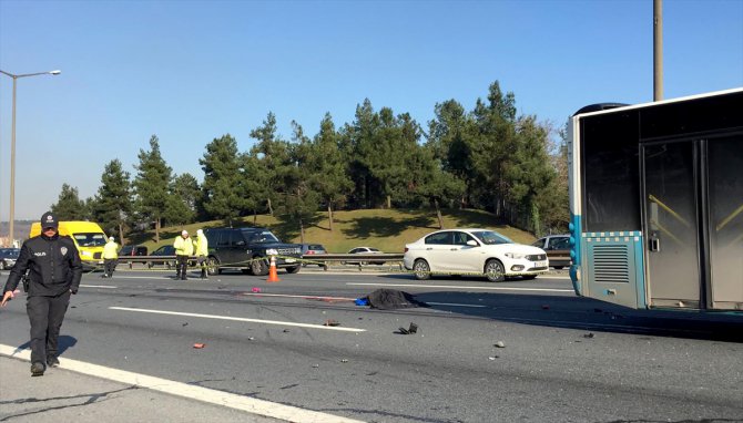 TEM Otoyolu Ümraniye mevkisinde trafik kazası: 2 ölü