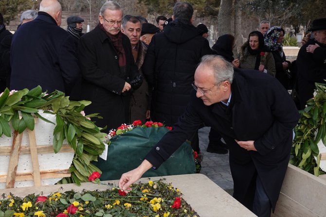 Gençlerbirliği'nin onursal başkanı İlhan Cavcav, kabri başında anıldı