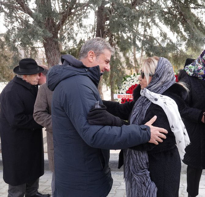 Gençlerbirliği'nin onursal başkanı İlhan Cavcav, kabri başında anıldı