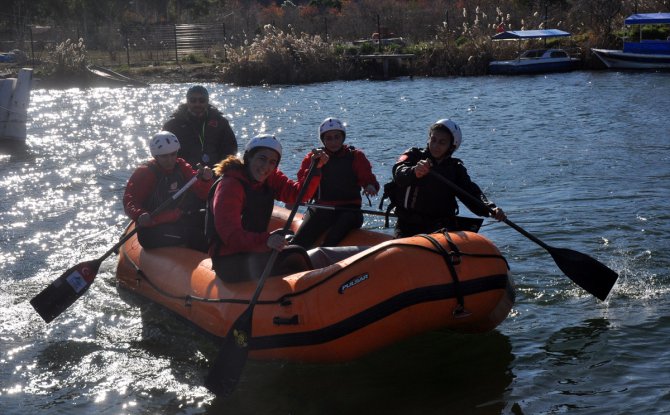 Milli raftingciler "zirveyi" kaptırmamak için çalışıyor