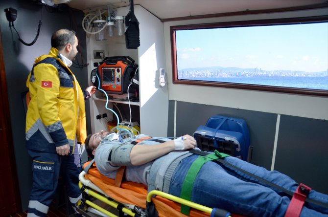 İstanbul'da deniz ambulansları 3 yılda 9 bin 800 hasta taşıdı