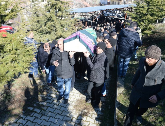 Depremden etkilenen Malatya'nın Doğanyol ilçesinde hayatını kaybedenler son yolculuğuna uğurlandı