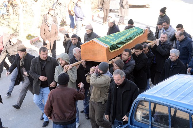 Depremden etkilenen Malatya'nın Doğanyol ilçesinde hayatını kaybedenler son yolculuğuna uğurlandı