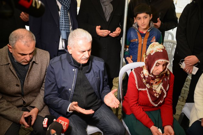 Binali Yıldırım, Doğanyol'da depremzedeleri ziyaret etti: