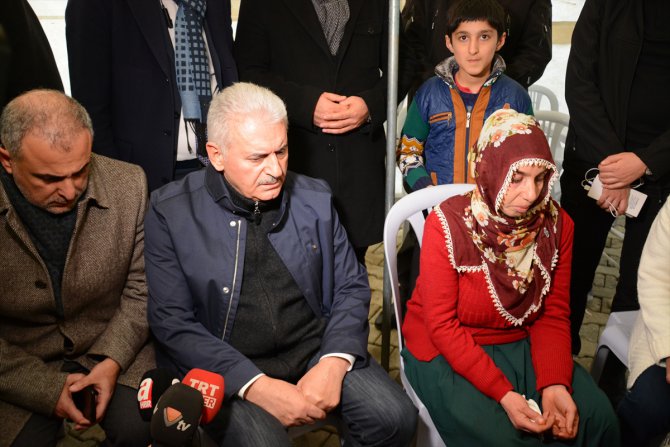 Binali Yıldırım, Doğanyol'da depremzedeleri ziyaret etti: