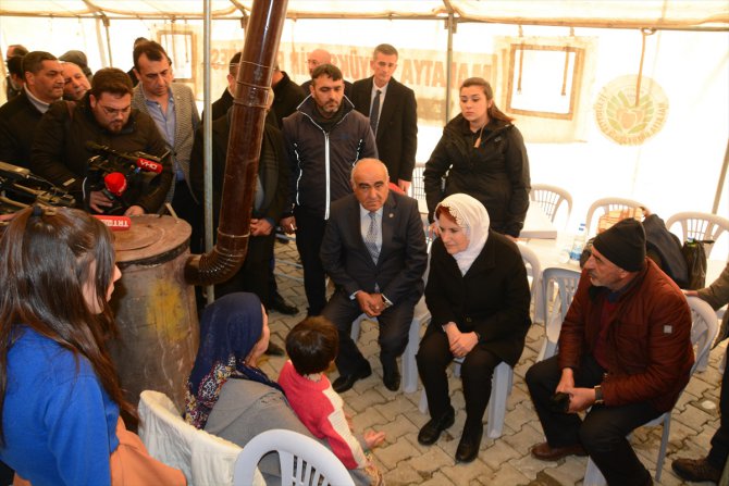 İYİ Parti Genel Başkanı Meral Akşener, depremzedeleri ziyaret etti: