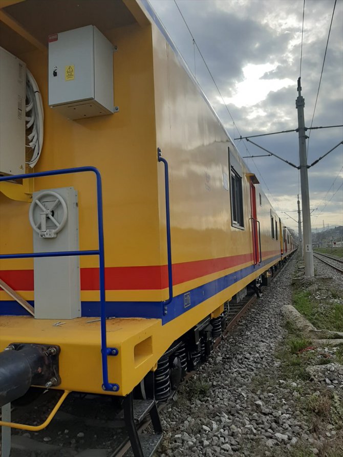 TCDD'nin deprem bölgesi için hazırladığı yardım treni yola çıkarıldı