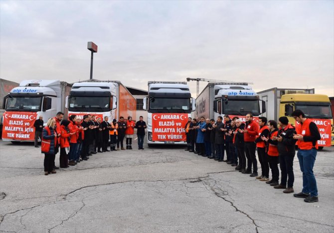 Başkentten Elazığ ve Malatya'ya yardım malzemesi taşıyan konvoy yola çıktı