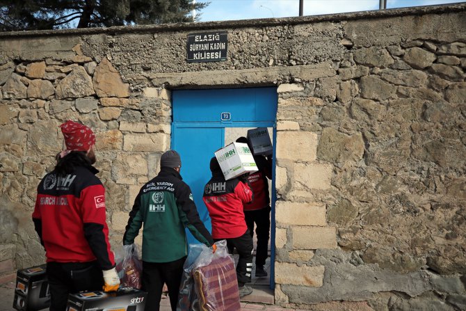 İHH'dan depremden etkilenen Süryani kilisesine yardım