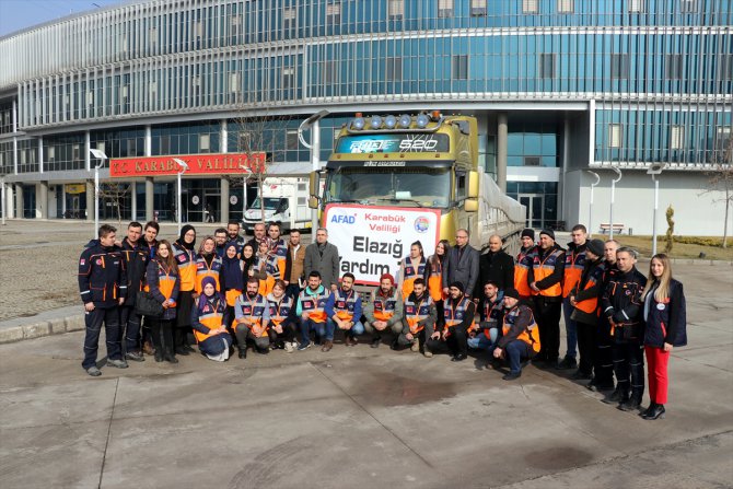 Karabük ve Bartın'dan deprem bölgesine iki yardım tırı gönderildi