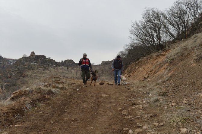 Tunceli'de kaybolan üniversite öğrencisi Gülistan Doku'yu arama çalışmaları sürüyor