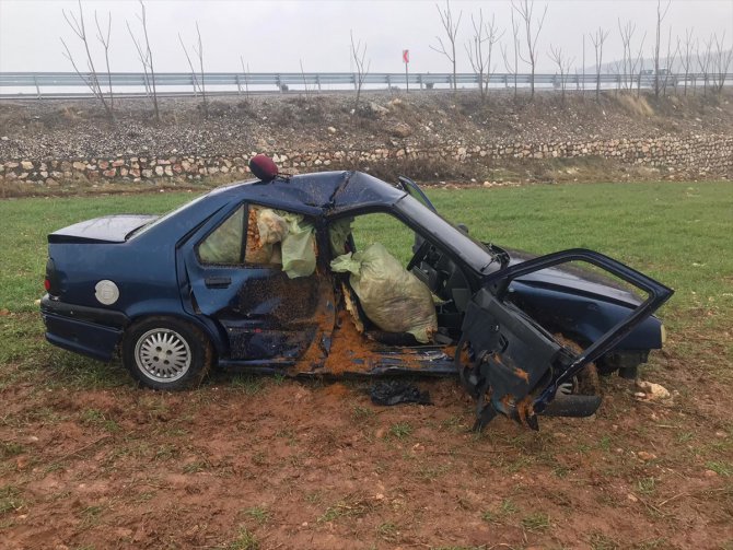 Adıyaman'da iki otomobil çarpıştı: 1 ölü, 4 yaralı