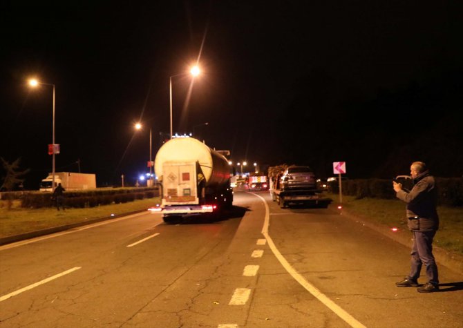 GÜNCELLEME - Tankerdeki gaz sızıntısı nedeniyle Karadeniz Sahil Yolu ulaşıma kapatıldı