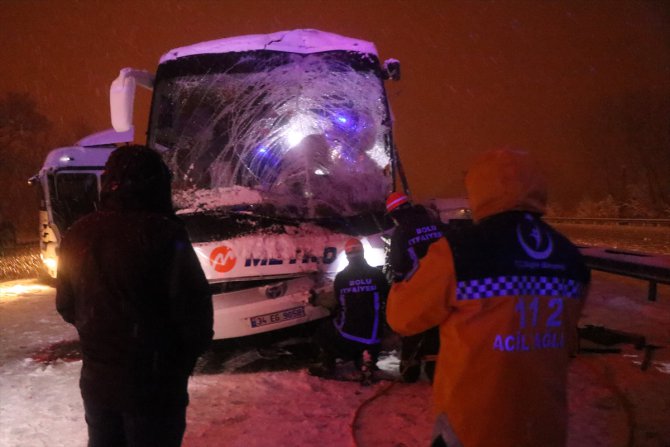 GÜNCELLEME - Anadolu Otoyolu'nda zincirleme trafik kazası: 1 ölü, 19 yaralı yaralı