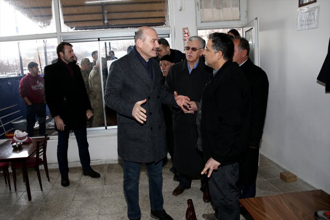 İçişleri Bakanı Soylu'dan depremzedelere ziyaret