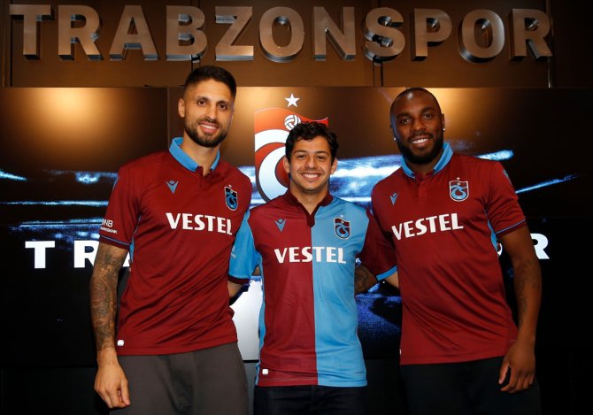 Trabzonspor, yeni transferleri Guilherme, Da Costa ve Manoel için imza töreni düzenledi