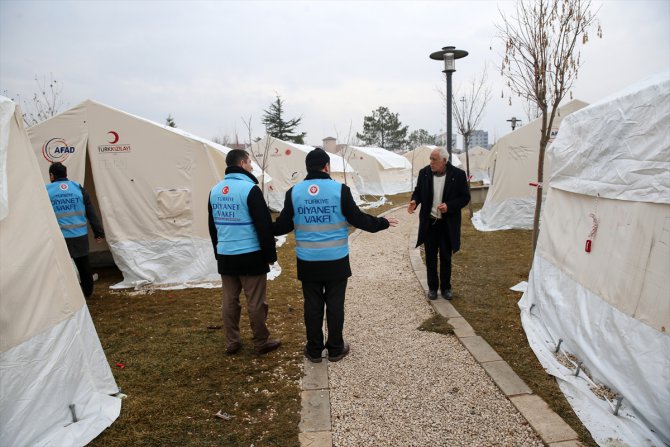 Diyanet'ten yaraların sarılması için depremzedelere manevi destek