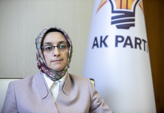 AK Parti'den kadınlara "online başvuru" çağrısı