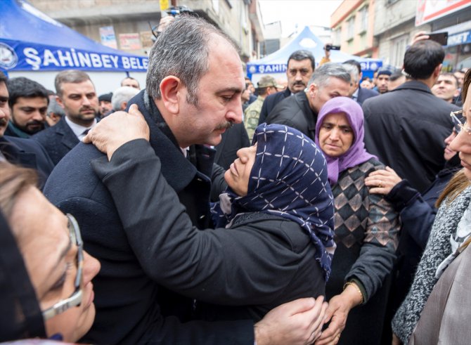 Adalet Bakanı Gül'den Gaziantep'te şehit ailesine taziye ziyareti