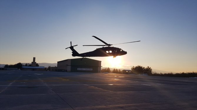 Siirt'te yolu kapalı köylerdeki 2 hamile kadının yardımına ekipler koştu