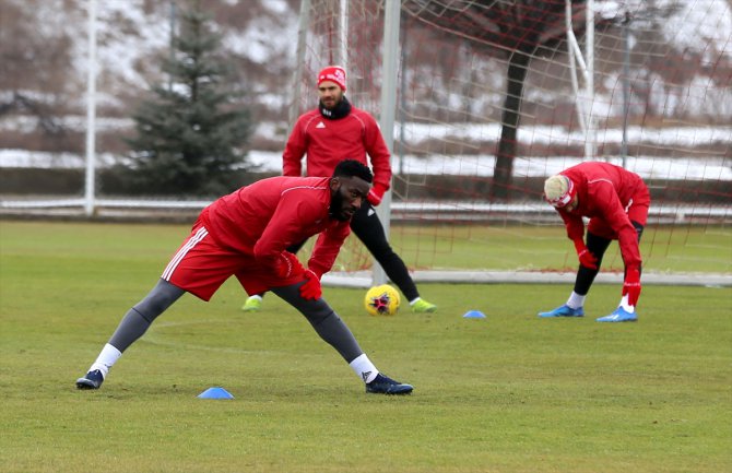 Sivasspor Teknik Direktörü Rıza Çalımbay'dan maç saati tepkisi: