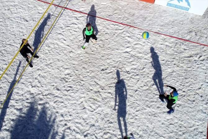 Kar voleybolunda hedef, Avrupa'da kürsüye çıkmak