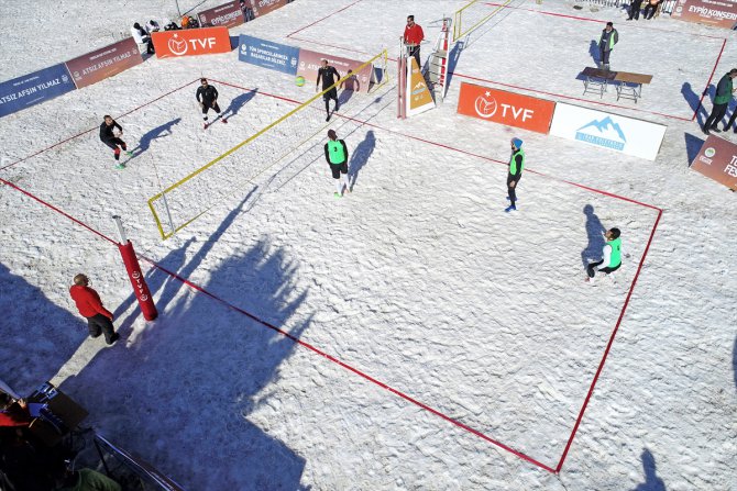 Kar voleybolunda hedef, Avrupa'da kürsüye çıkmak