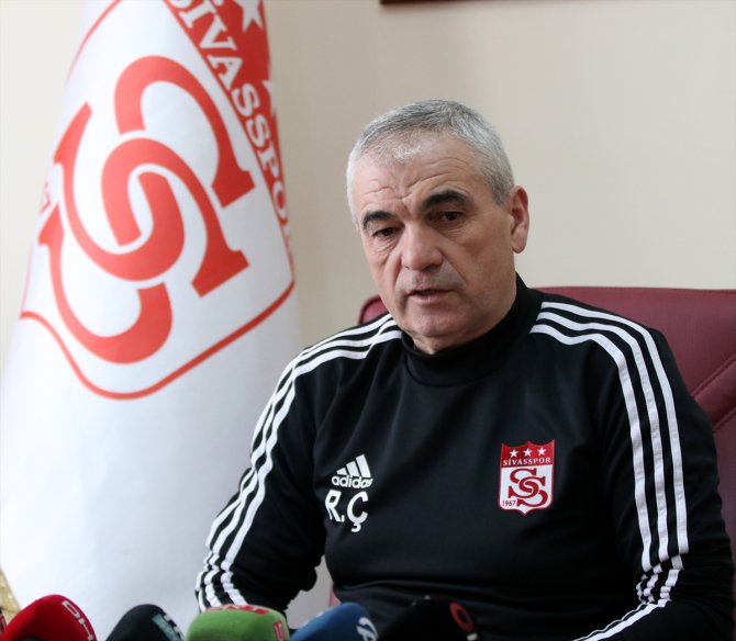 Sivasspor Teknik Direktörü Rıza Çalımbay'dan penaltı ve hakem tepkisi: