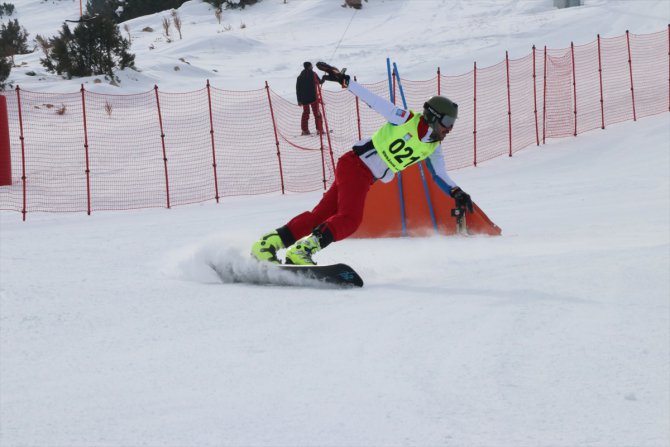 Snowboard 2. Etap Yarışmaları, Erzincan'da başladı