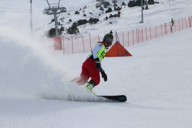 Snowboard 2. Etap Yarışmaları, Erzincan'da başladı