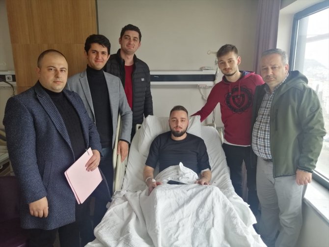 Trabzon'da tedavi gören gencin iş mülakatı hastanede yapıldı