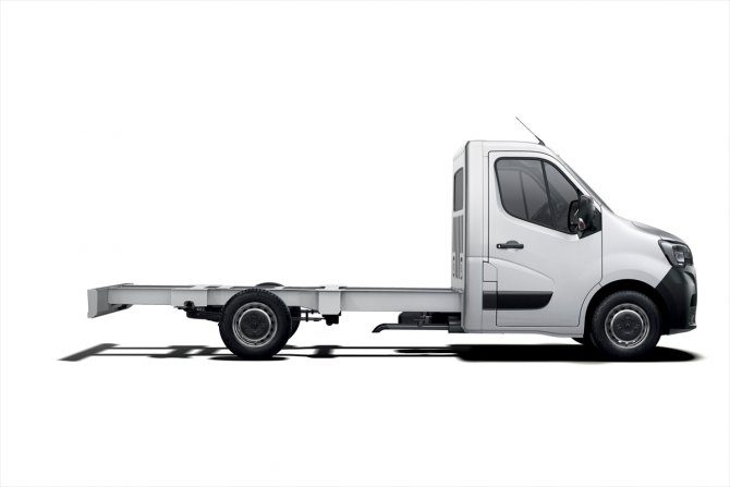 Yenilenen Renault Master Türkiye'de satışa sunuluyor