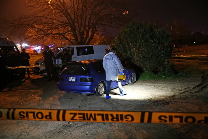 Adana'da bir gündür haber alınamayan genç aracında ölü bulundu