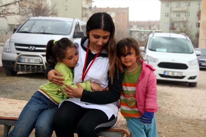 Elazığ'da depremzedelere psikososyal destek hizmeti devam ediyor
