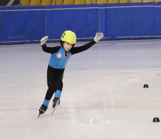 Short Track Federasyon Kupası-4 yarışları Kocaeli'de başladı