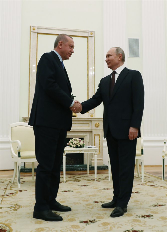 Erdoğan-Putin görüşmesi başladı