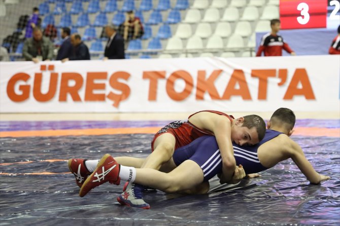 Türkiye Yıldızlar Güreş Şampiyonası, Tokat'ta başladı