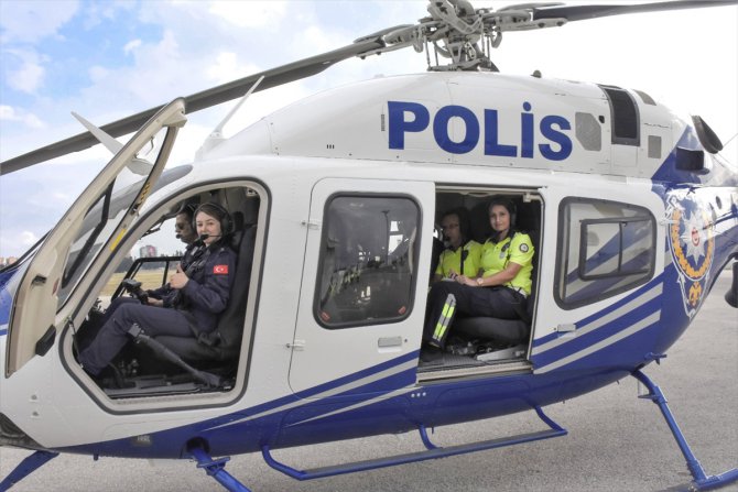 Adana'da kadın polislerden helikopterli trafik uygulaması