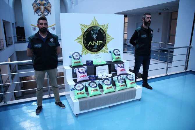 Adana'da bir tırda 1 kilogram kokain, 92 bin uyuşturucu hap ele geçirildi