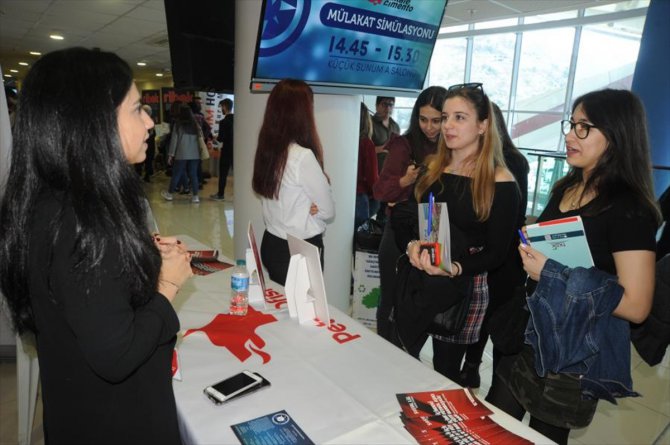 Trabzon'daki Doğu Karadeniz Kariyer Fuarı'nı 15 bin 865 kişi ziyaret etti