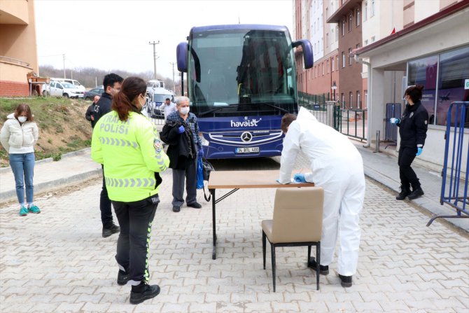 GÜNCELLEME - Yurt dışından gelen 221 kişi Bolu'da yurda yerleştirildi